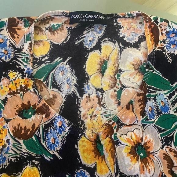 Dolce & Gabbana silk and cashmere v neck sweater - Picture 12 of 13